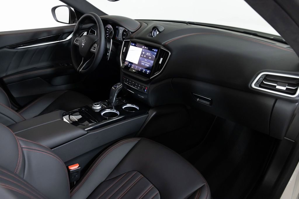 Used 2023 Maserati Ghibli Modena RWD image 29