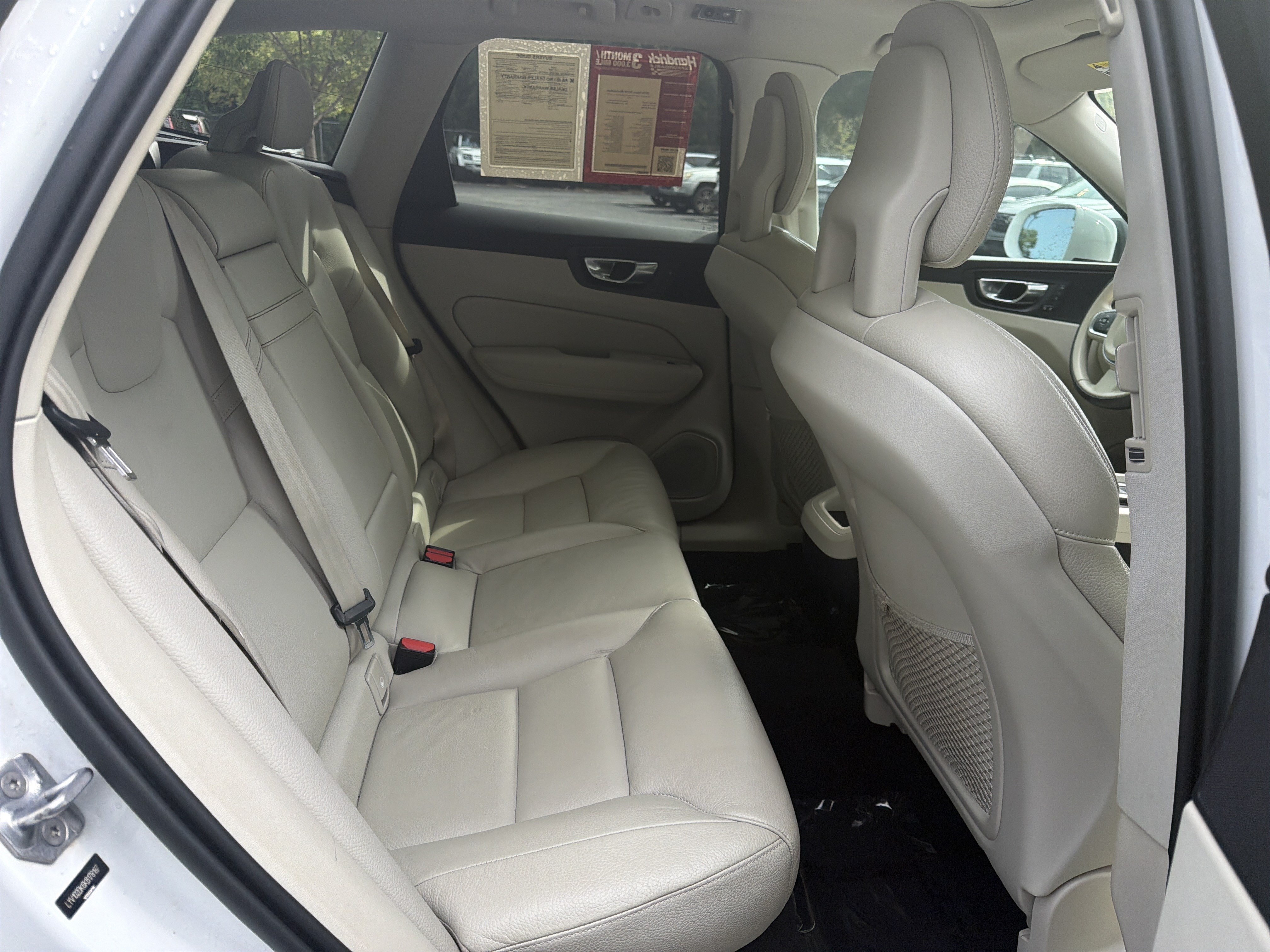 Used 2019 Volvo XC60 T5 Momentum w/ Premium Package FWD image 33