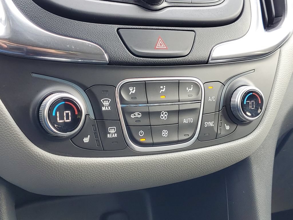 Used 2018 Chevrolet Equinox LT AWD/4WD image 16