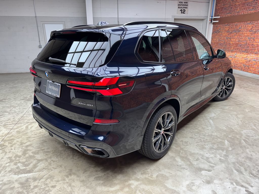 Certified 2024 BMW X5 xDrive40i w/ M Sport Package AWD/4WD image 5