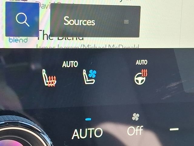 Used 2025 Lexus RX 350h 350h w/ Accessory Package image 24