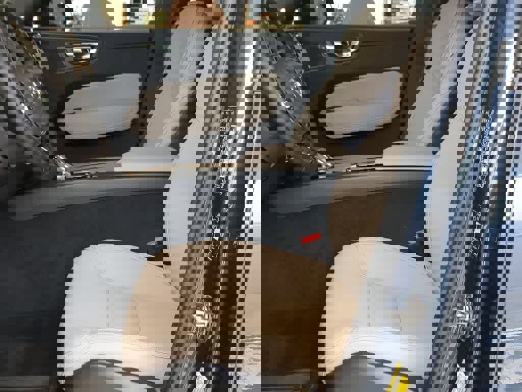 New 2026 Volvo XC60 B5 Plus w/ Protection Package Premier image 8