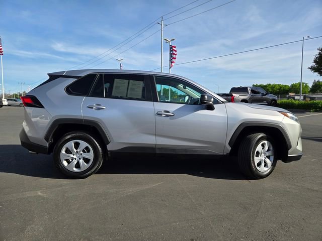 Used 2024 Toyota RAV4 LE image 3