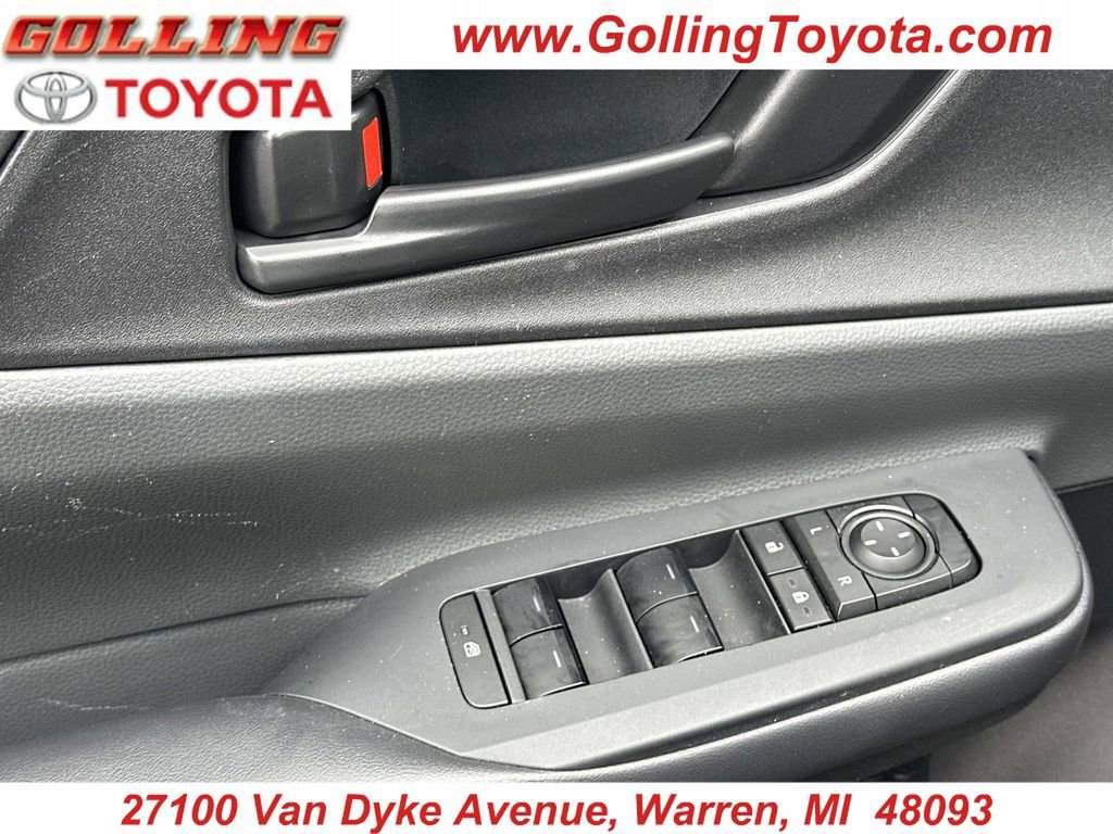 Used 2023 Toyota Prius LE image 16