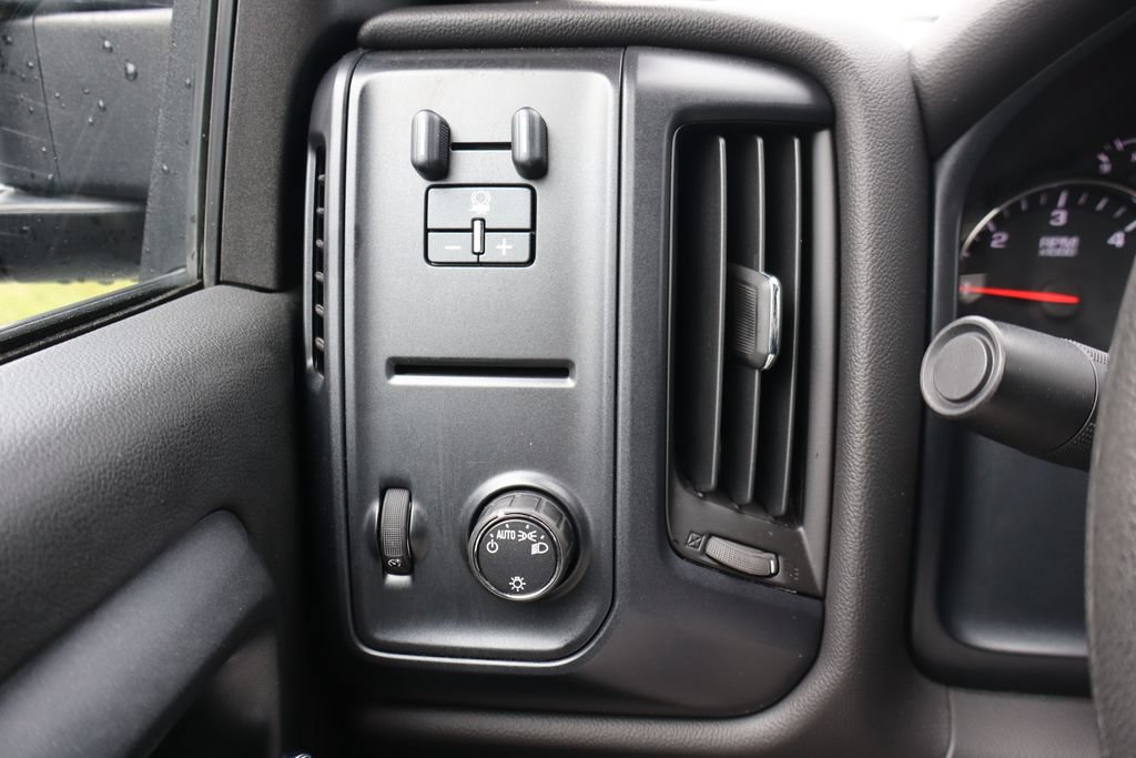Used 2015 Chevrolet Silverado 3500 W/T AWD/4WD image 8