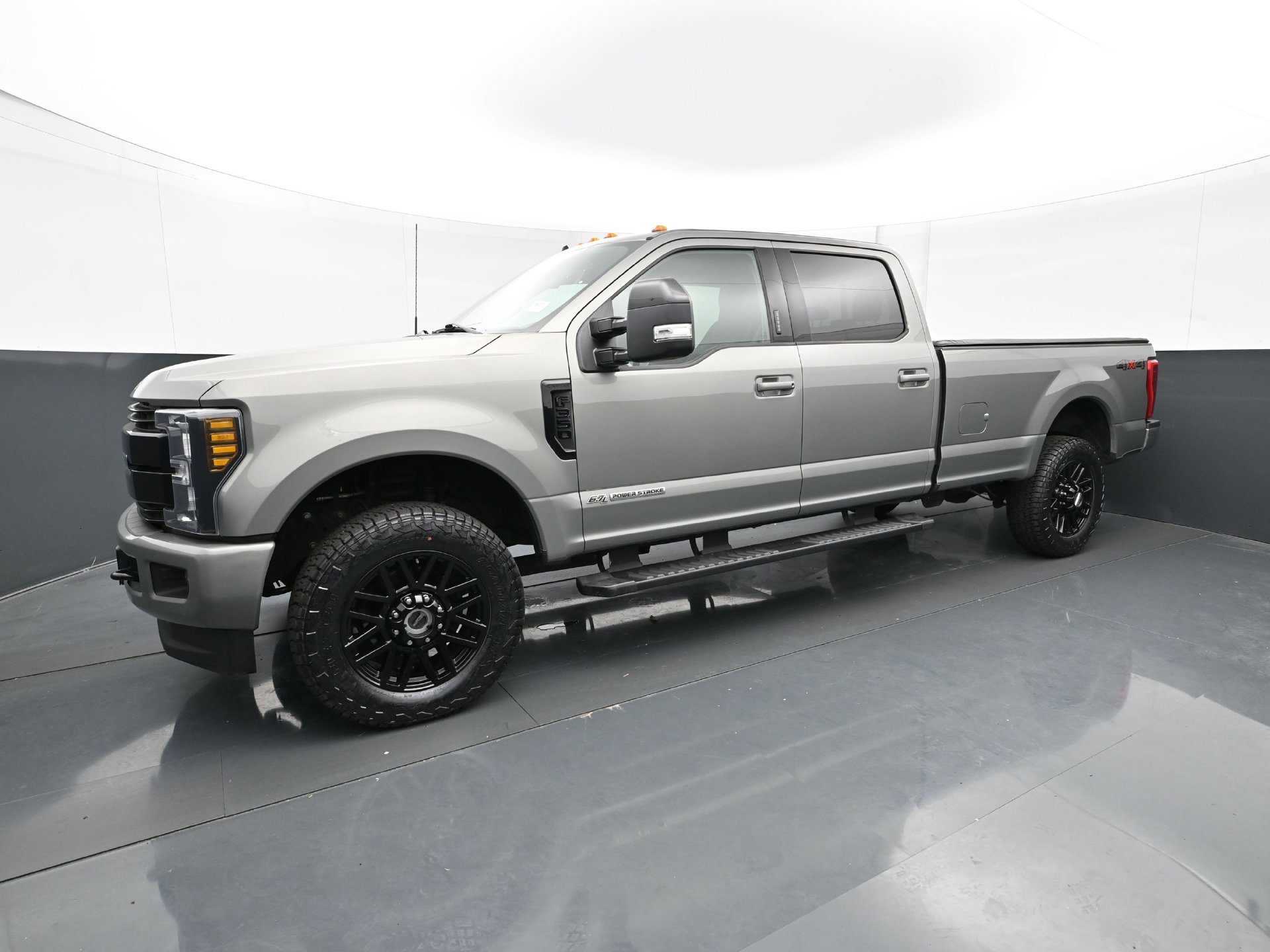 Used 2019 Ford F350 Lariat AWD/4WD image 2