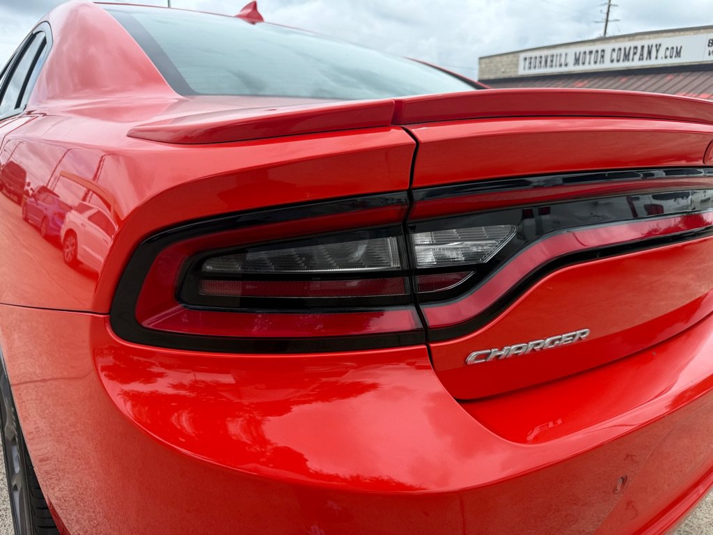 Used 2019 Dodge Charger SXT w/ Plus Group RWD image 11