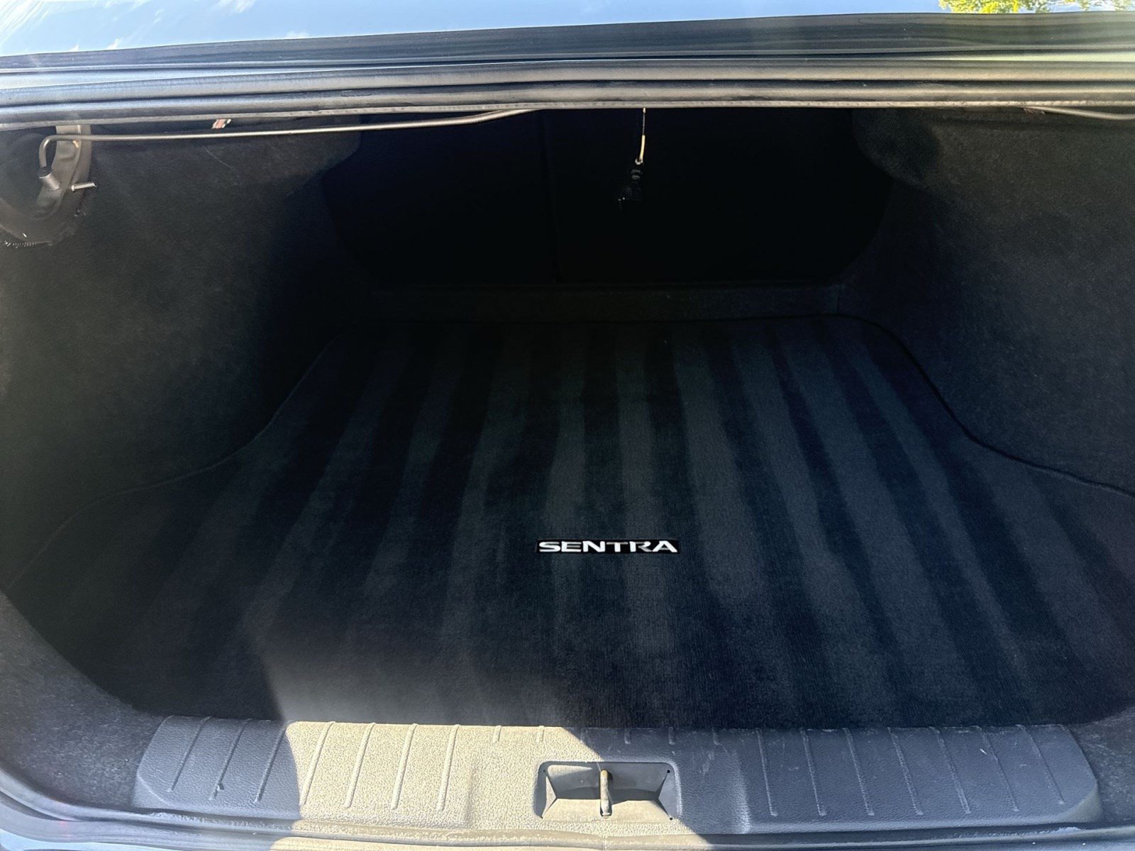 Used 2024 Nissan Sentra SV FWD image 21