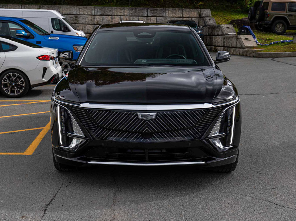 Used 2024 Cadillac Lyriq Tech AWD/4WD image 2