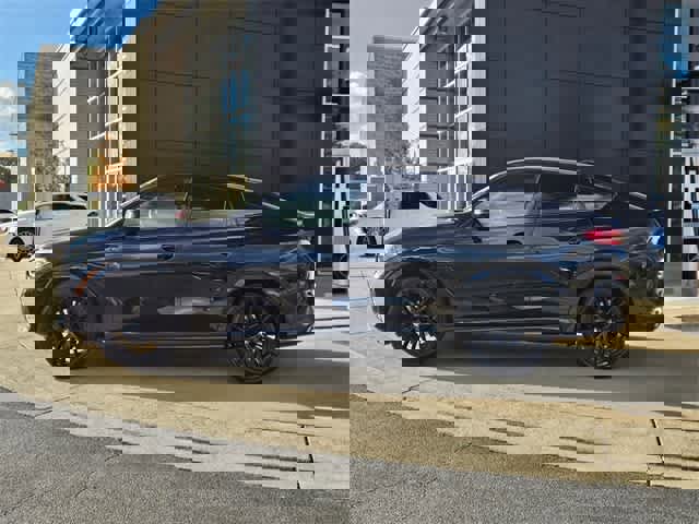 Used 2023 BMW X6 xDrive40i w/ Executive Package image 4