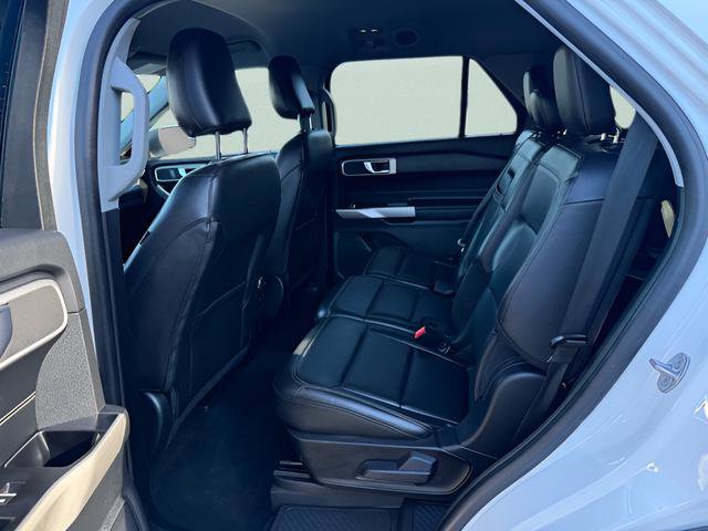 Used 2022 Ford Explorer XLT w/ Equipment Group 202A AWD/4WD image 5