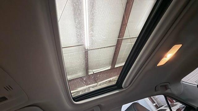 Used 2018 Toyota Corolla SE w/ Carpet Mat Package (TMS) FWD image 32