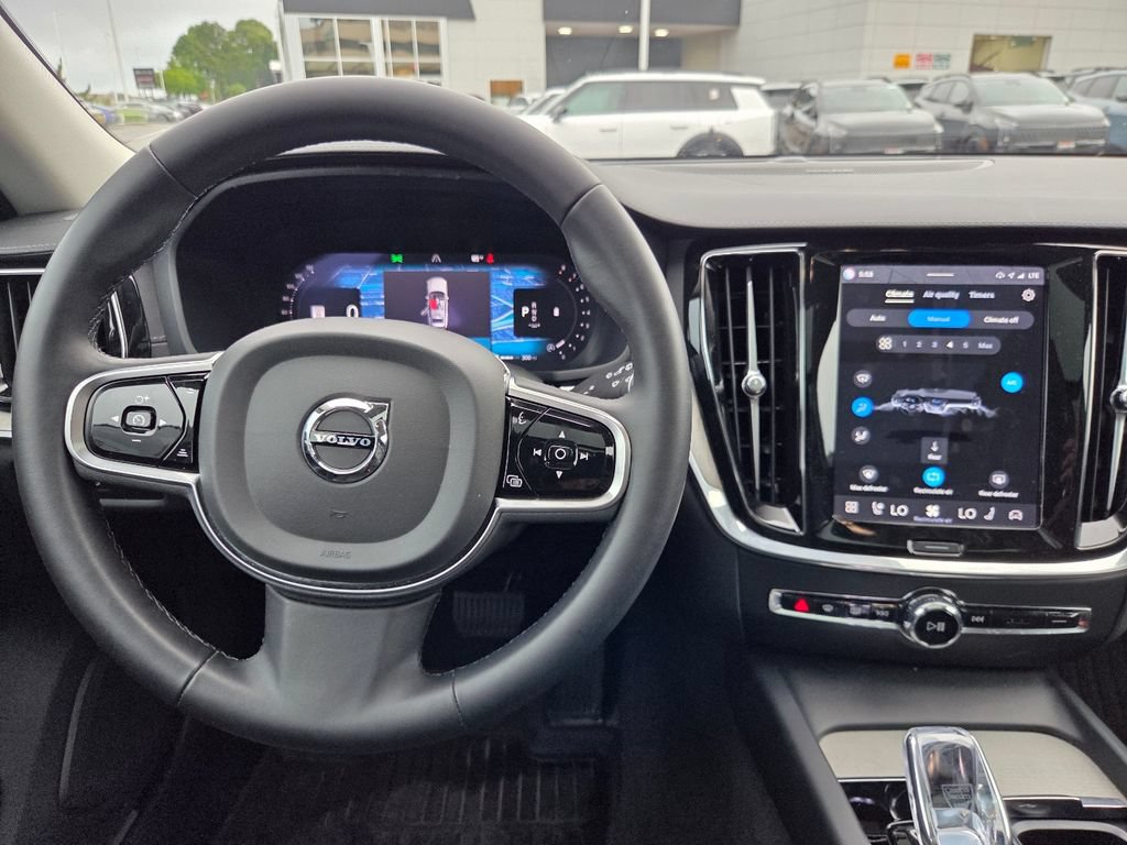 Used 2024 Volvo V60 B5 Cross Country Ultimate AWD/4WD image 13