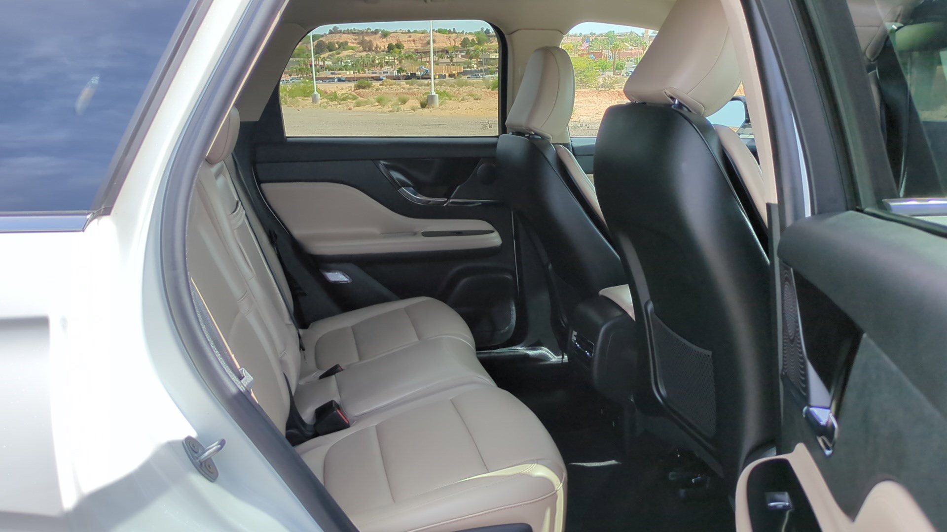 Used 2025 Lincoln Corsair Reserve image 29