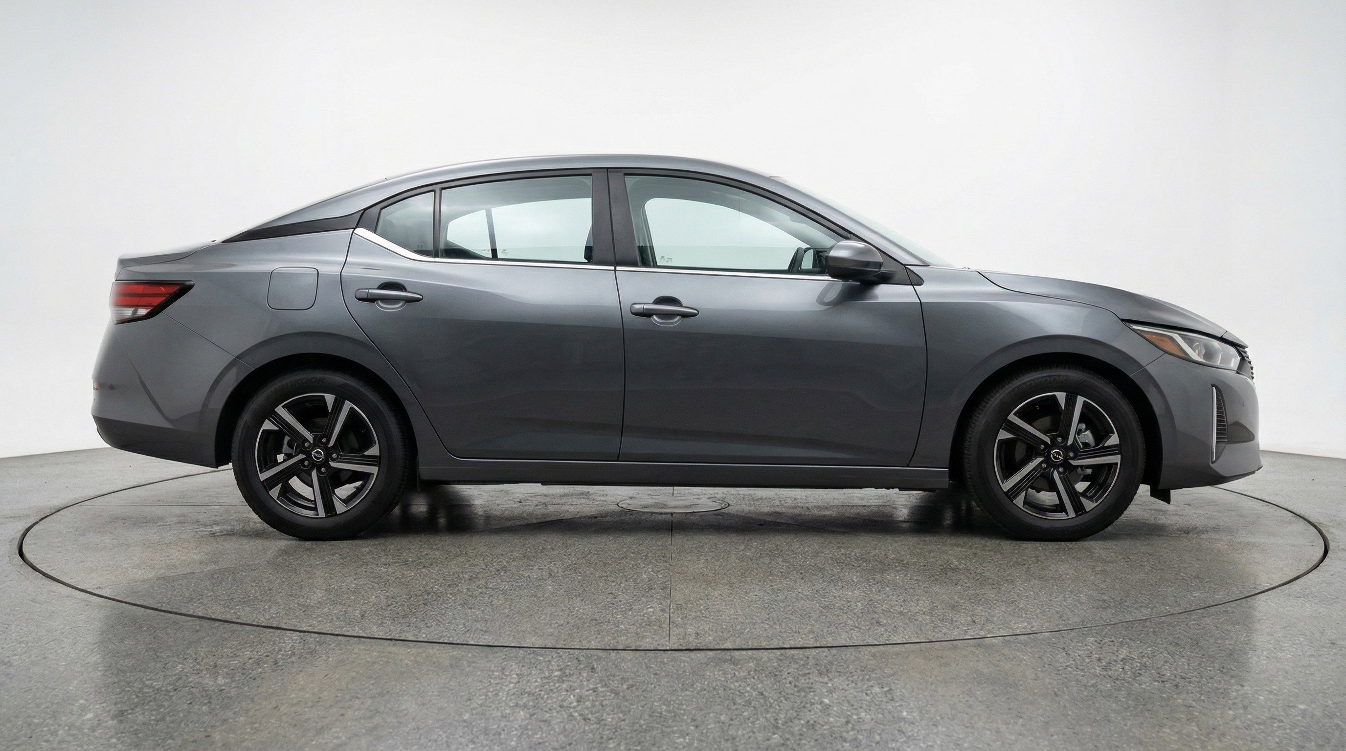 Used 2025 Nissan Sentra SV image 11