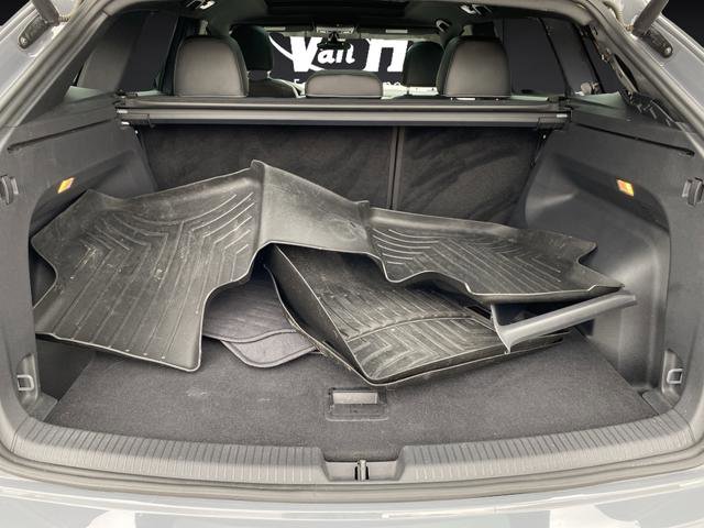 Used 2020 Volkswagen Atlas Cross Sport SE w/ Panoramic Sunroof Package image 16