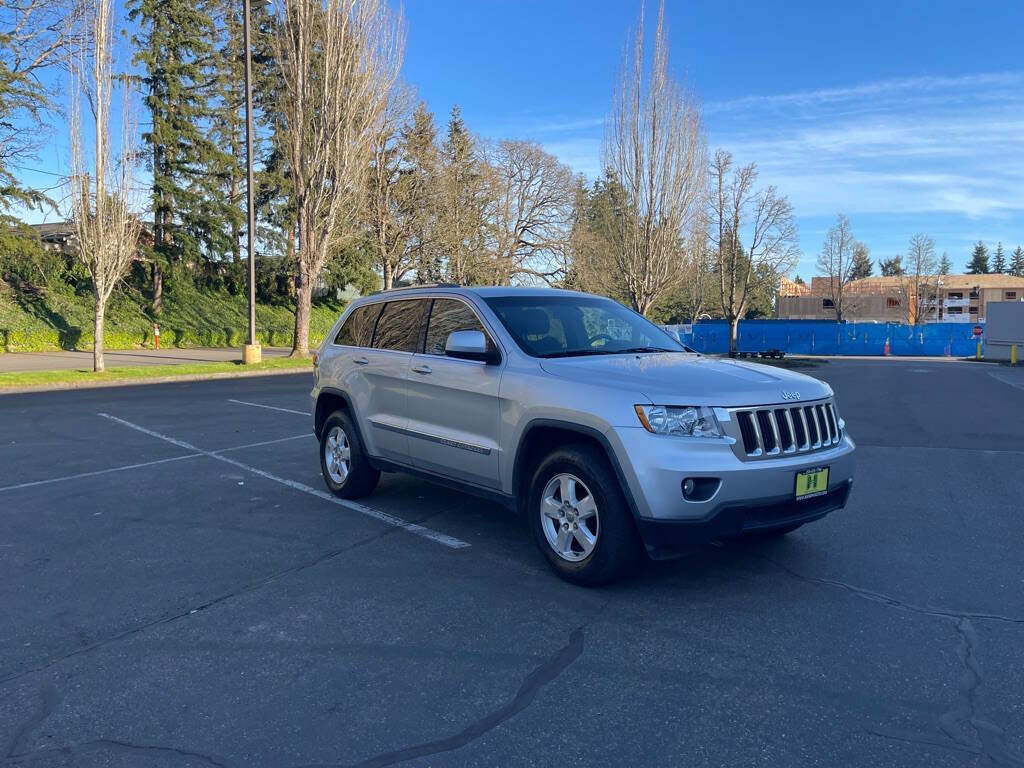Used 2011 Jeep Grand Cherokee Laredo AWD/4WD image 7