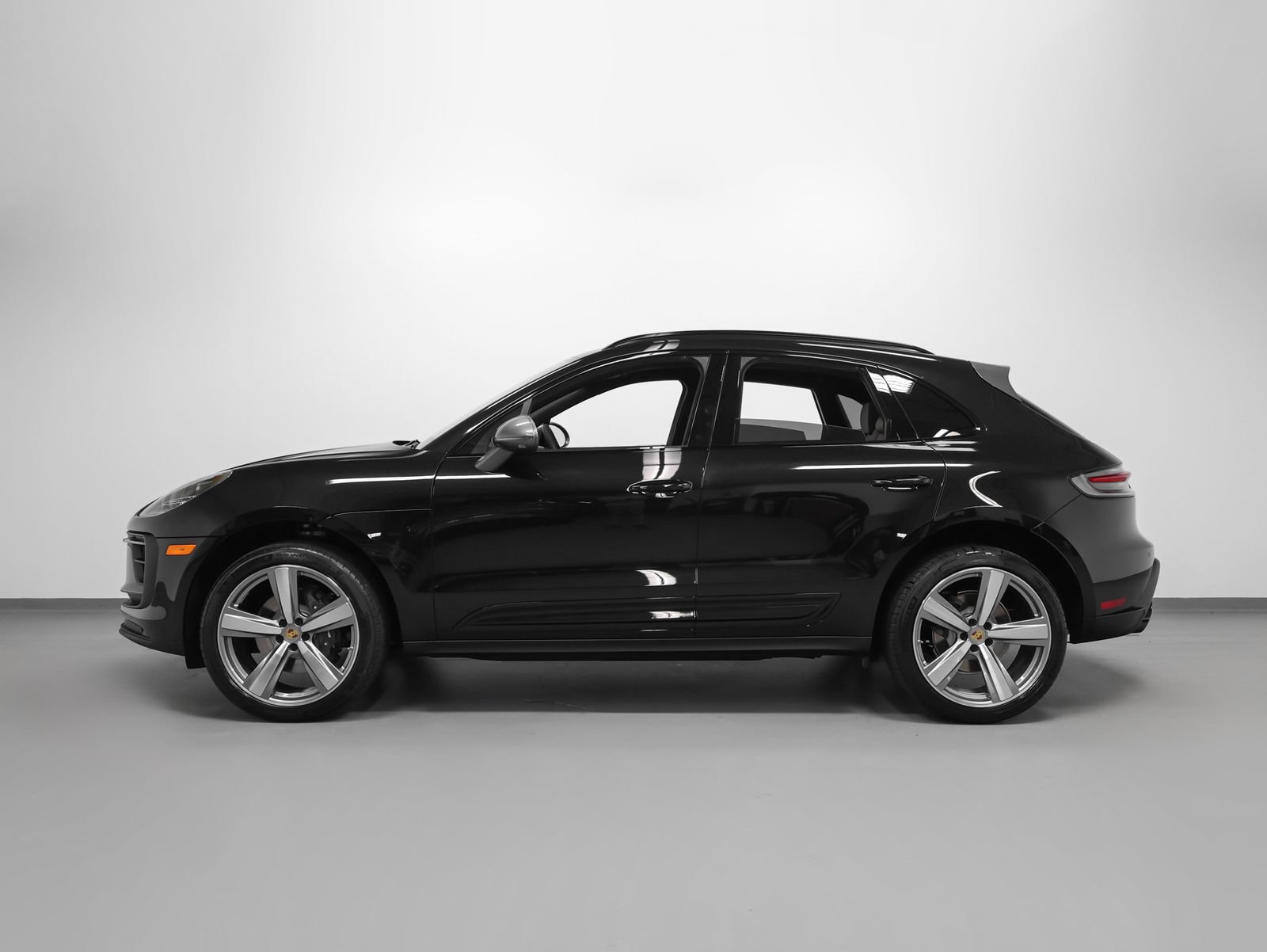 New 2026 Porsche Macan Turbo AWD/4WD image 2
