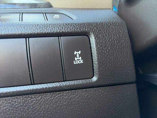 Used 2017 Hyundai Santa Fe Sport w/ Cargo Package image 25