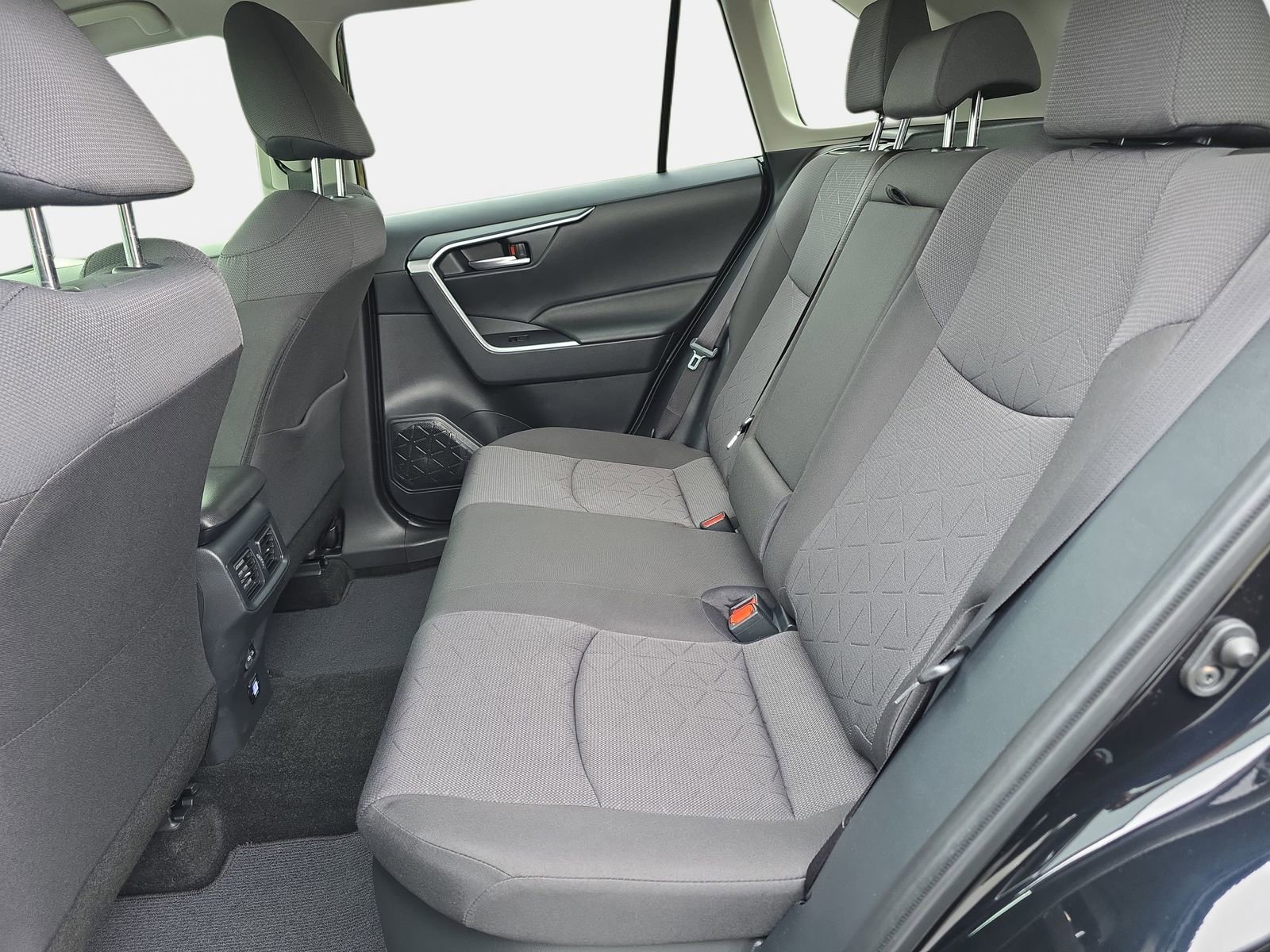 Used 2024 Toyota RAV4 XLE AWD/4WD image 13