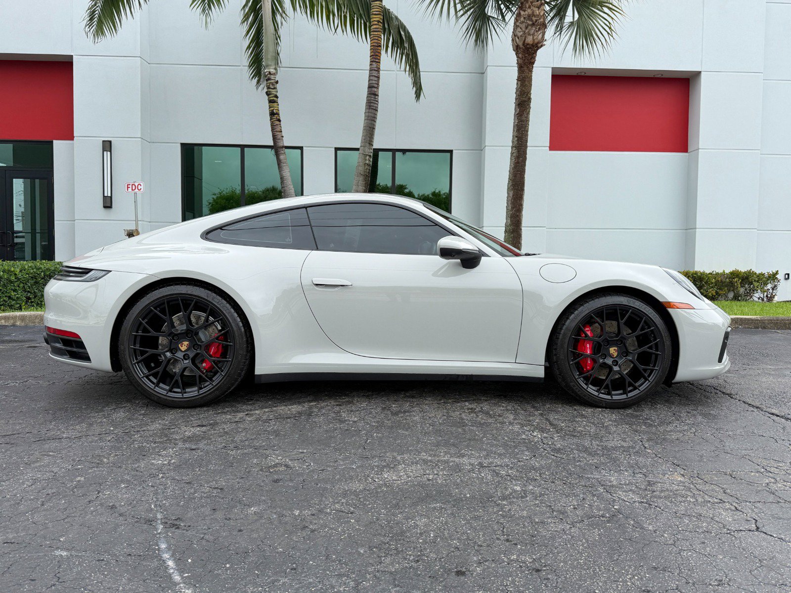 Used 2022 Porsche 911 Carrera 4S AWD/4WD image 2