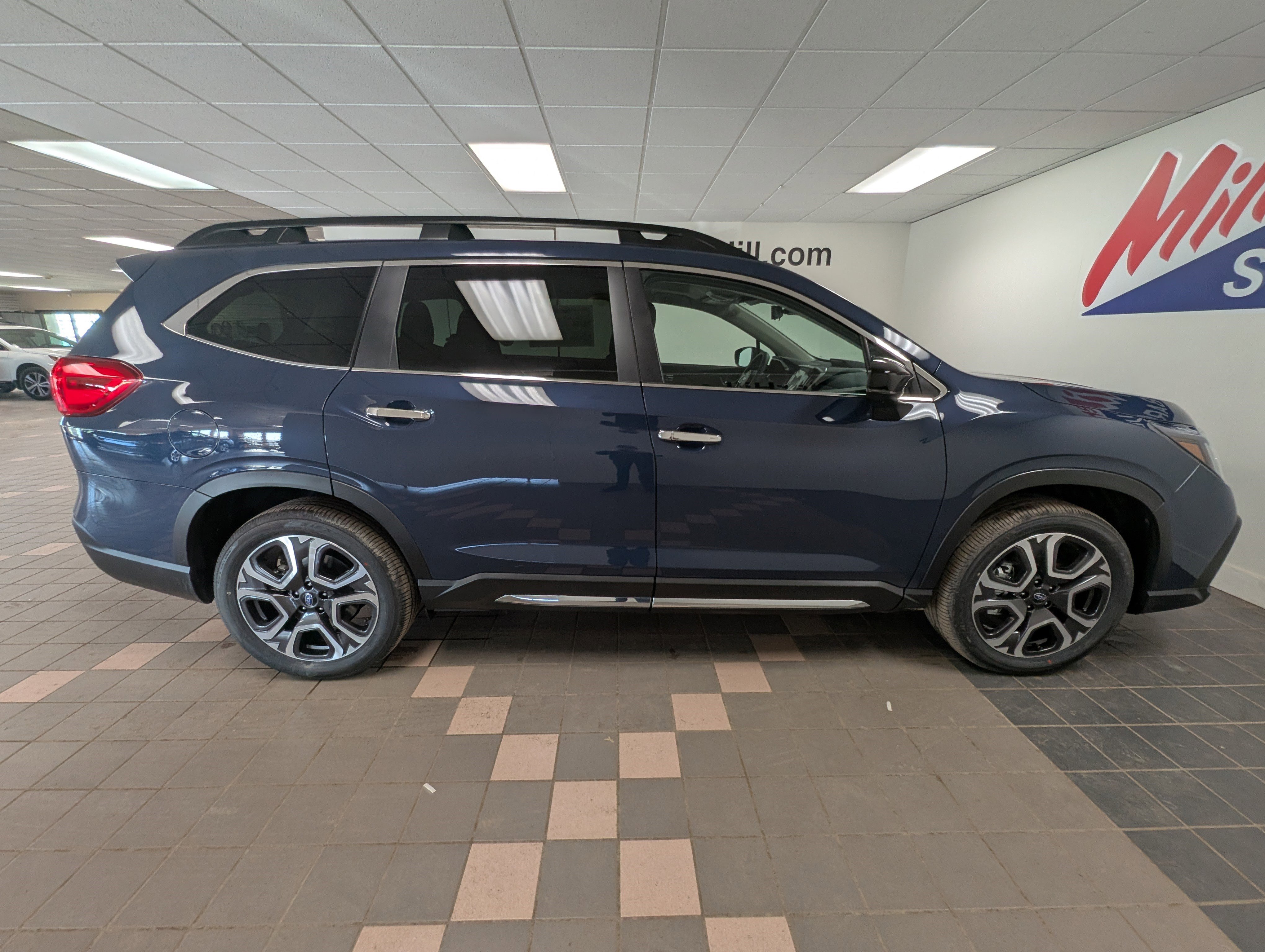 New 2025 Subaru Ascent Touring w/ Popular Package #2 image 13