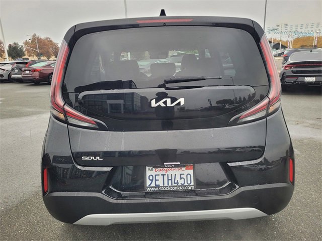 Used 2023 Kia Soul LX w/ LX Technology Package image 5