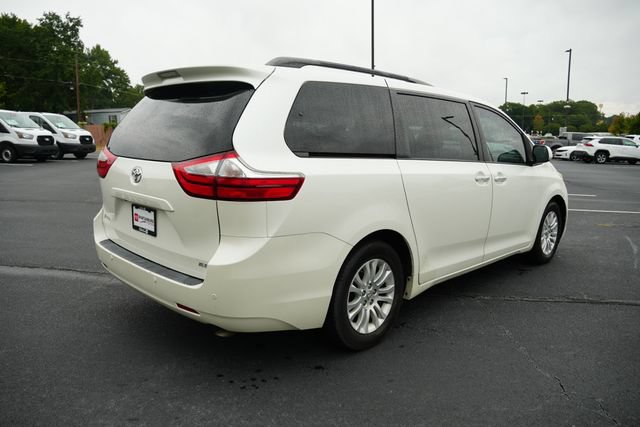 Used 2015 Toyota Sienna XLE w/ XLE Navigation Package FWD image 8