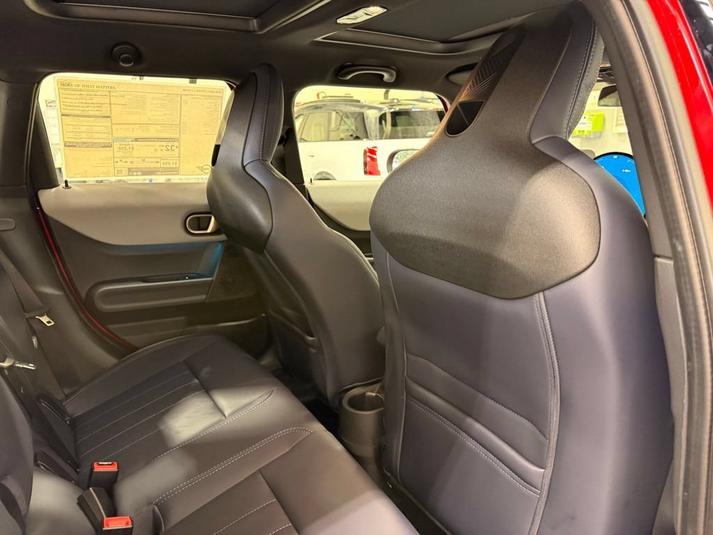 Used 2026 MINI Cooper 4-Door Hardtop FWD image 25