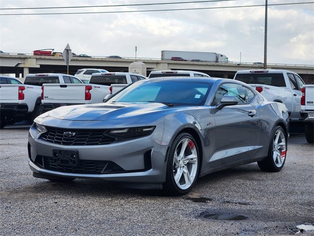 Used 2021 Chevrolet Camaro LT w/ Technology Package image 3