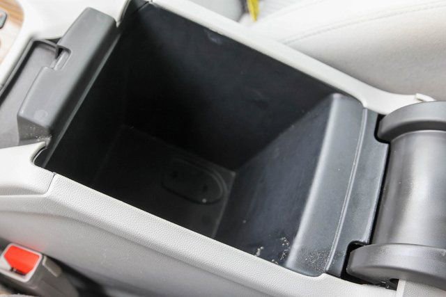 Used 2023 GMC Acadia SLE w/ Driver Convenience Package image 24