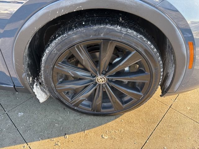 Used 2025 Toyota Crown Nightshade image 10