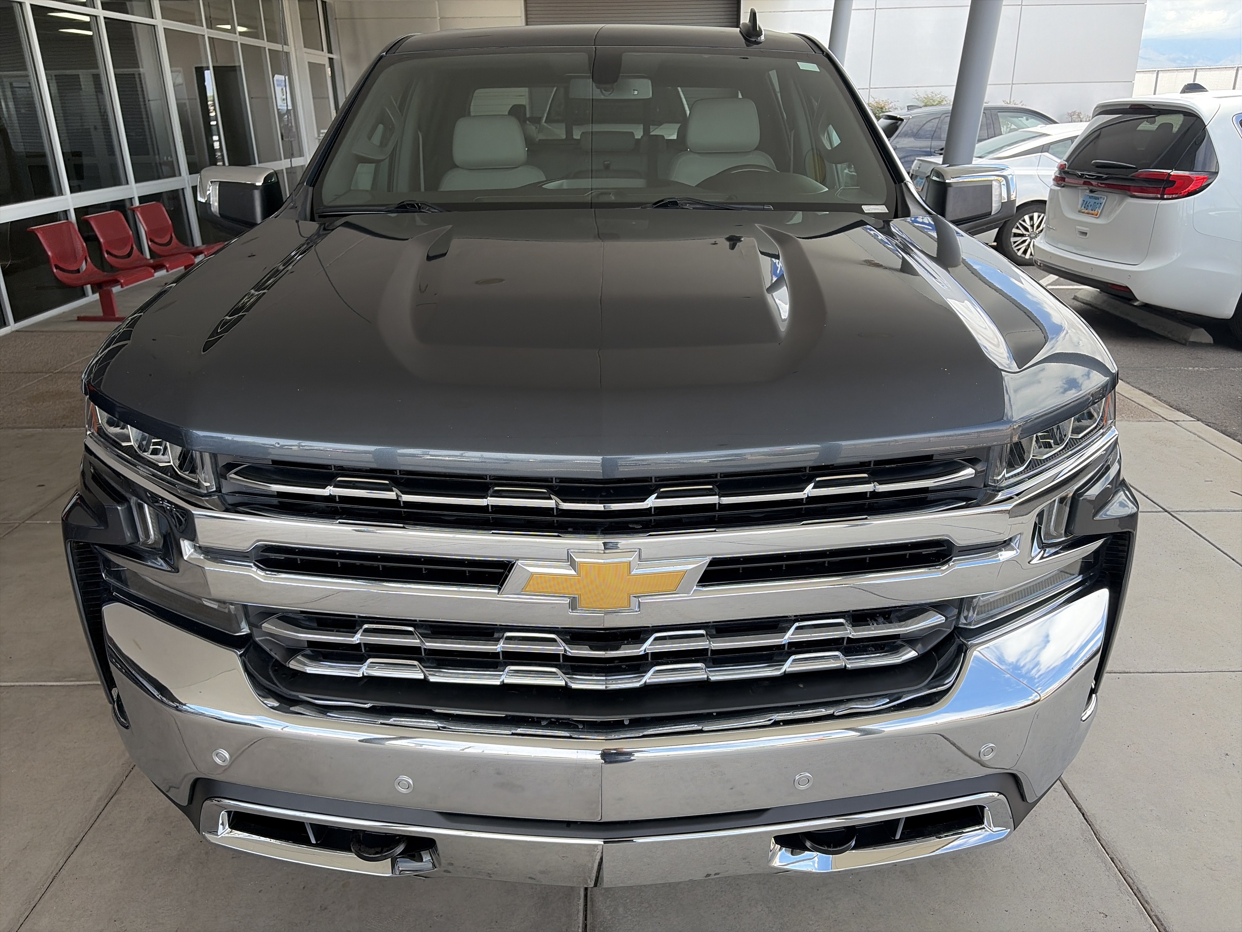 Used 2022 Chevrolet Silverado 1500 LTZ AWD/4WD image 2