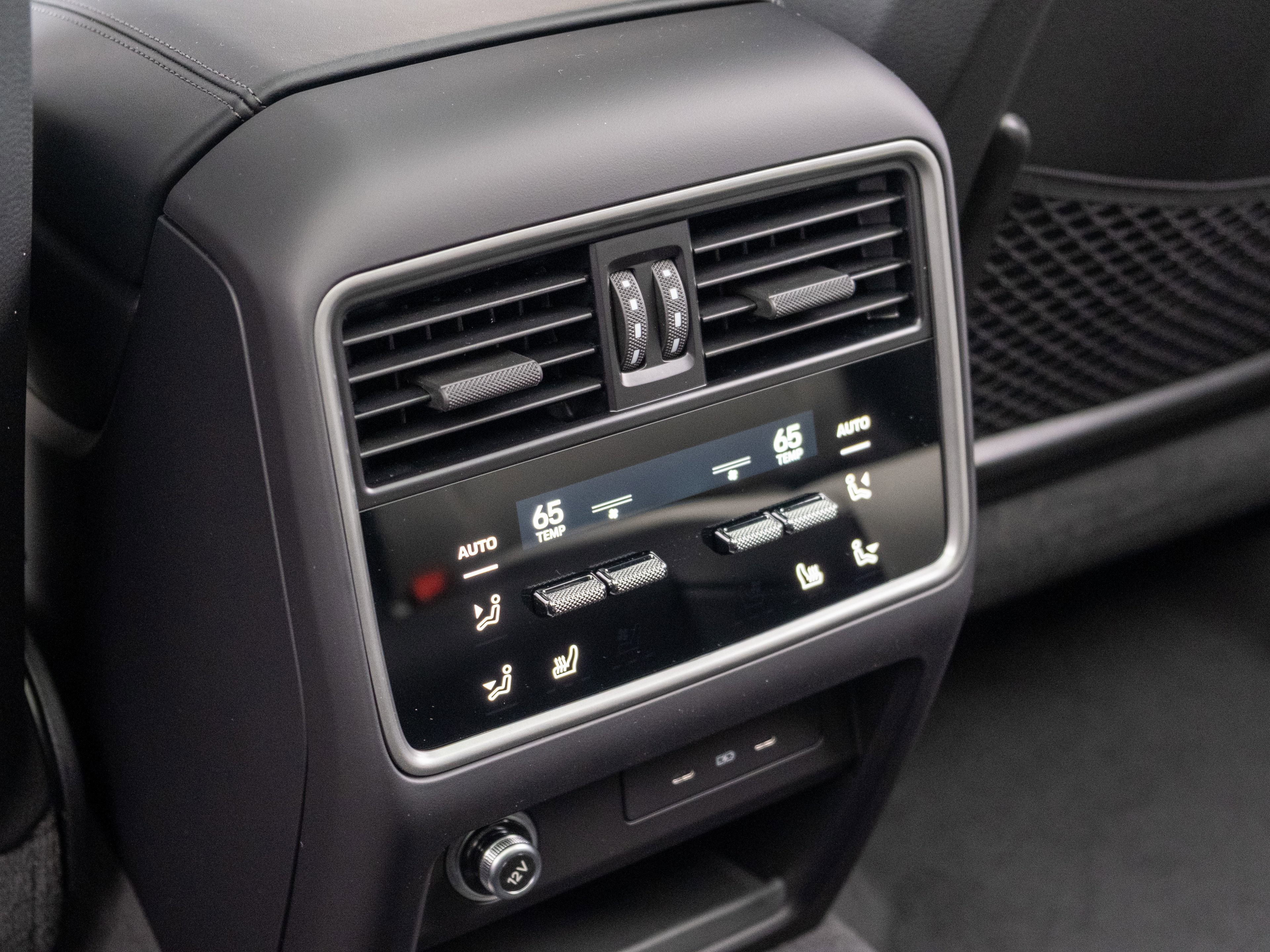New 2025 Porsche Cayenne GTS image 34