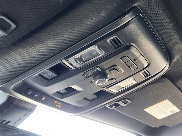 Used 2022 GMC Yukon SLT w/ SLT Premium Package image 30