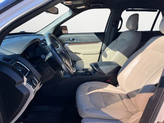 Used 2019 Ford Explorer Limited w/ Class III Trailer Tow Package image 9