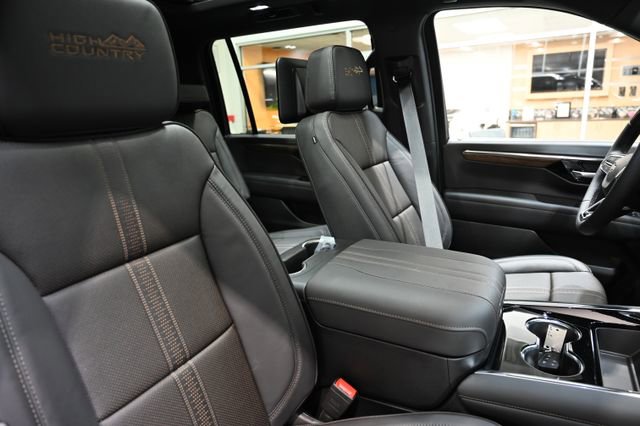 New 2026 Chevrolet Suburban High Country AWD/4WD image 10