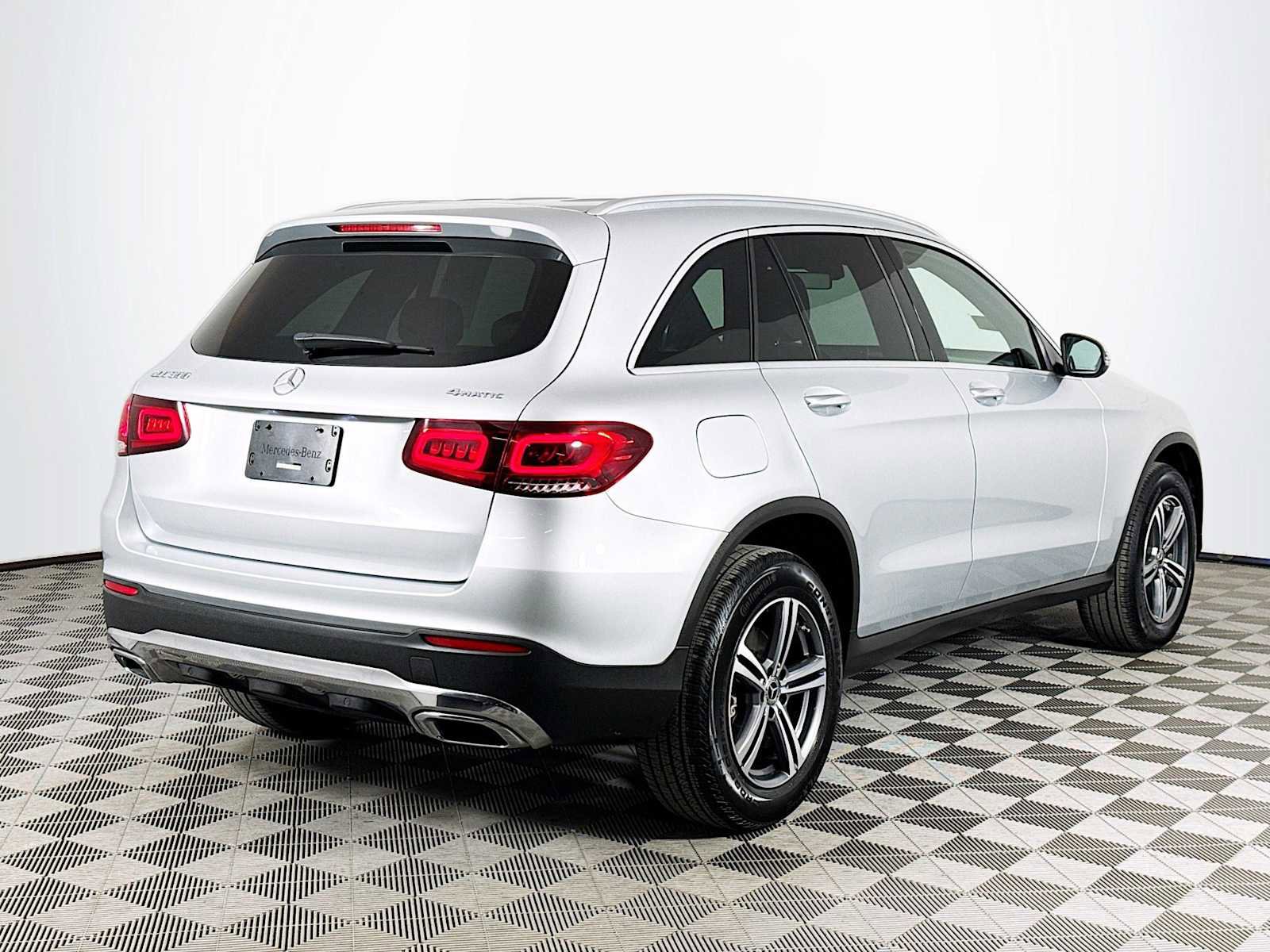 Used 2020 Mercedes-Benz GLC 300 4MATIC image 5