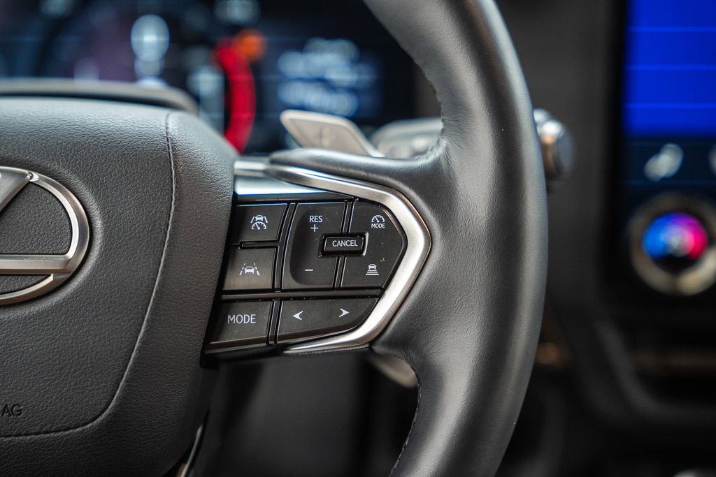 Used 2025 Lexus GX 550 w/ Cold Area Package image 33