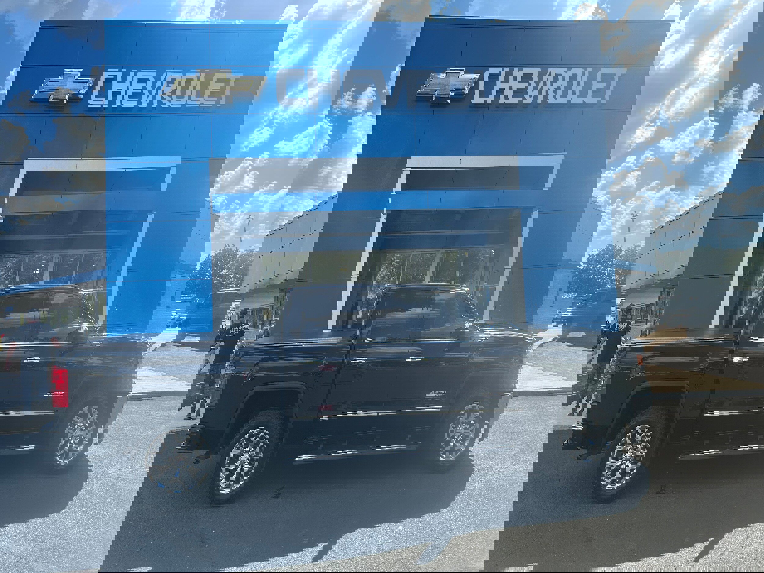 Used 2015 GMC Sierra 1500 SLT w/ SLT Crew Cab Value Package