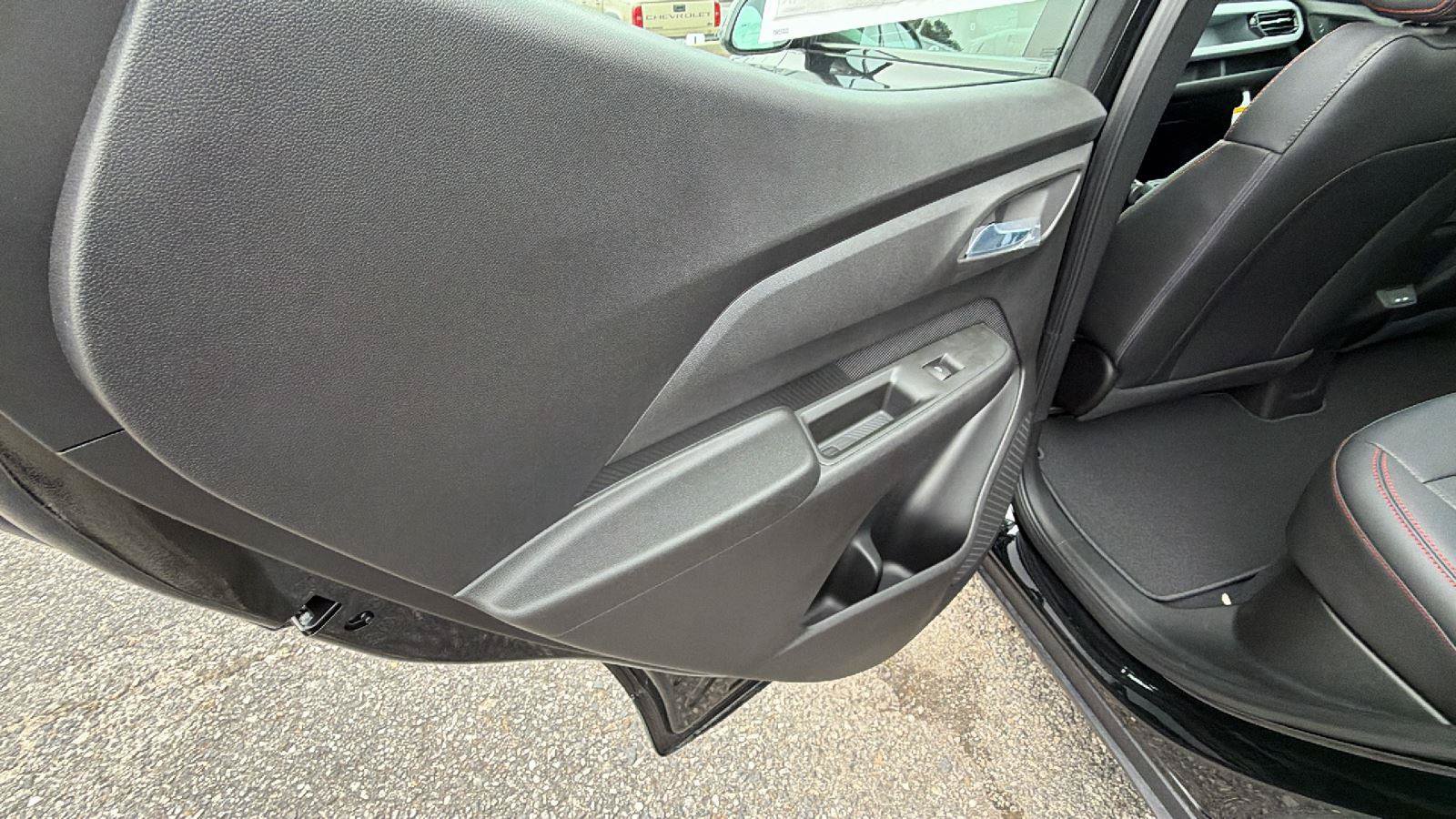New 2027 Chevrolet Bolt RS w/ Technology Package FWD image 16