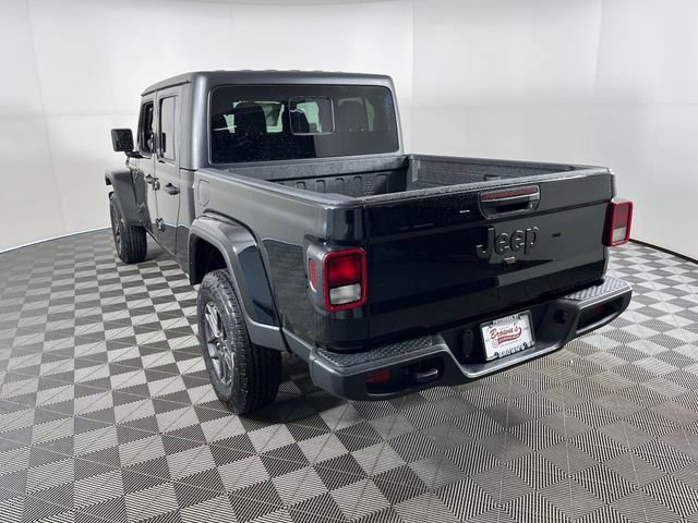 New 2026 Jeep Gladiator Sport AWD/4WD image 3