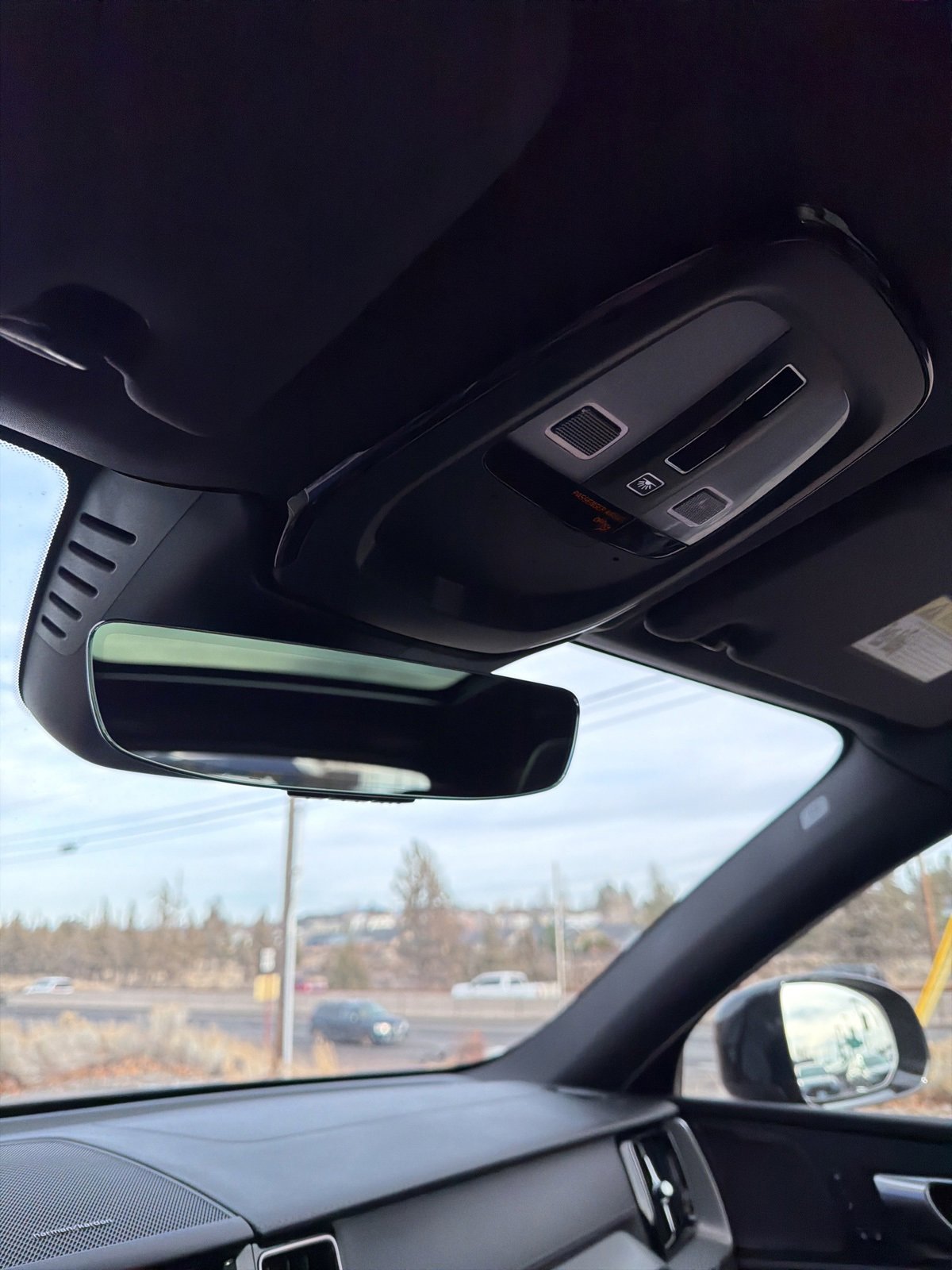 Used 2024 Volvo XC60 B5 Ultimate w/ Protection Package Premier image 29