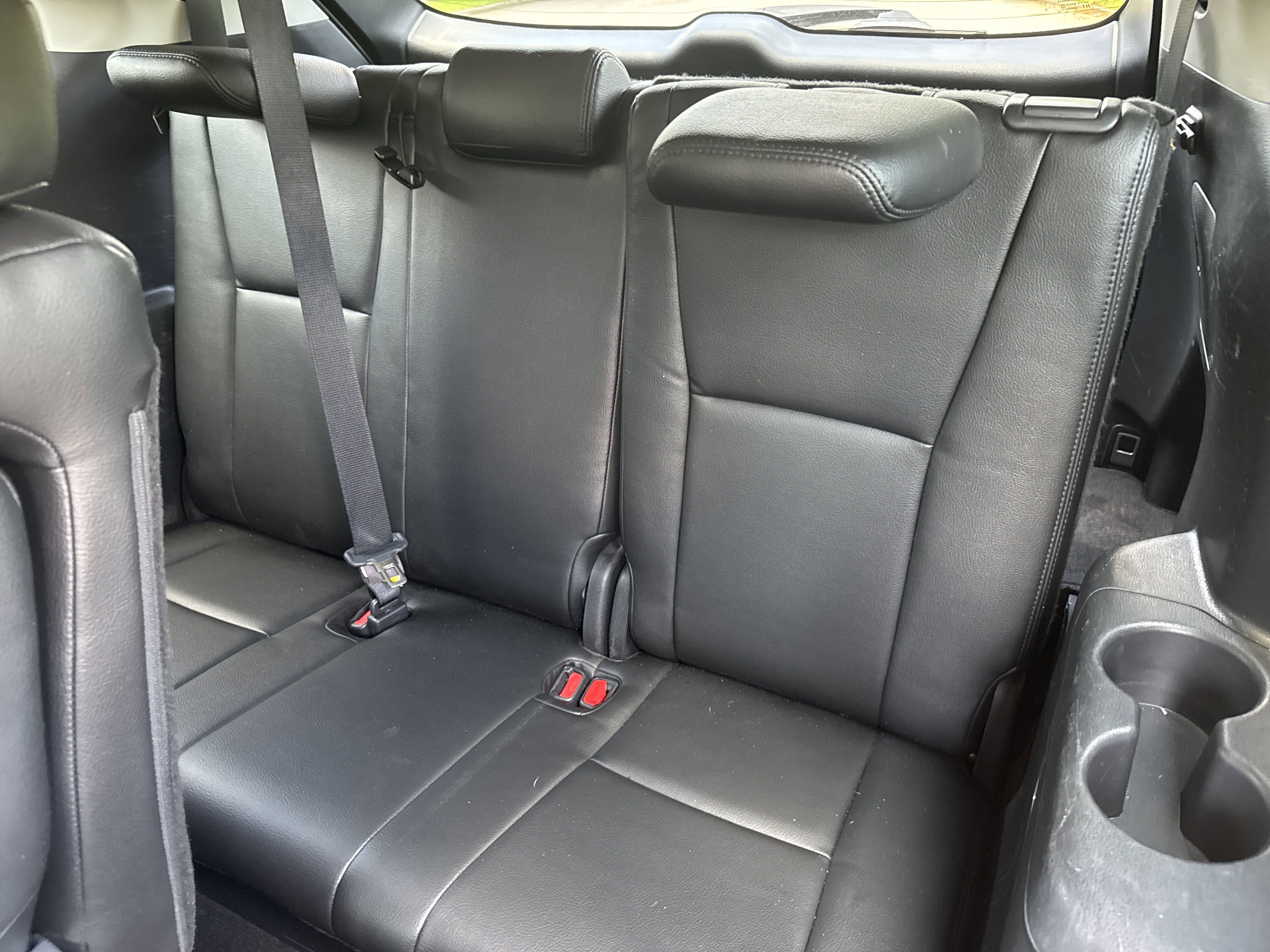 Used 2020 Toyota Highlander LE image 23