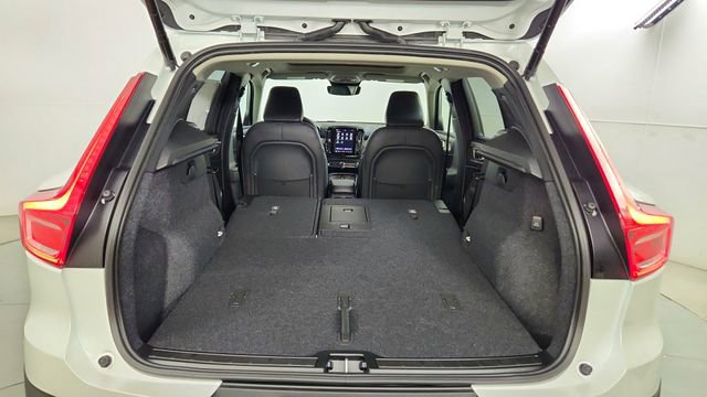 New 2026 Volvo XC40 B5 Ultra w/ Climate Package AWD/4WD image 41
