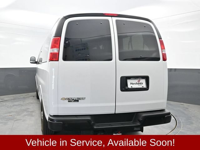 Used 2024 Chevrolet Express 3500 LS RWD image 5