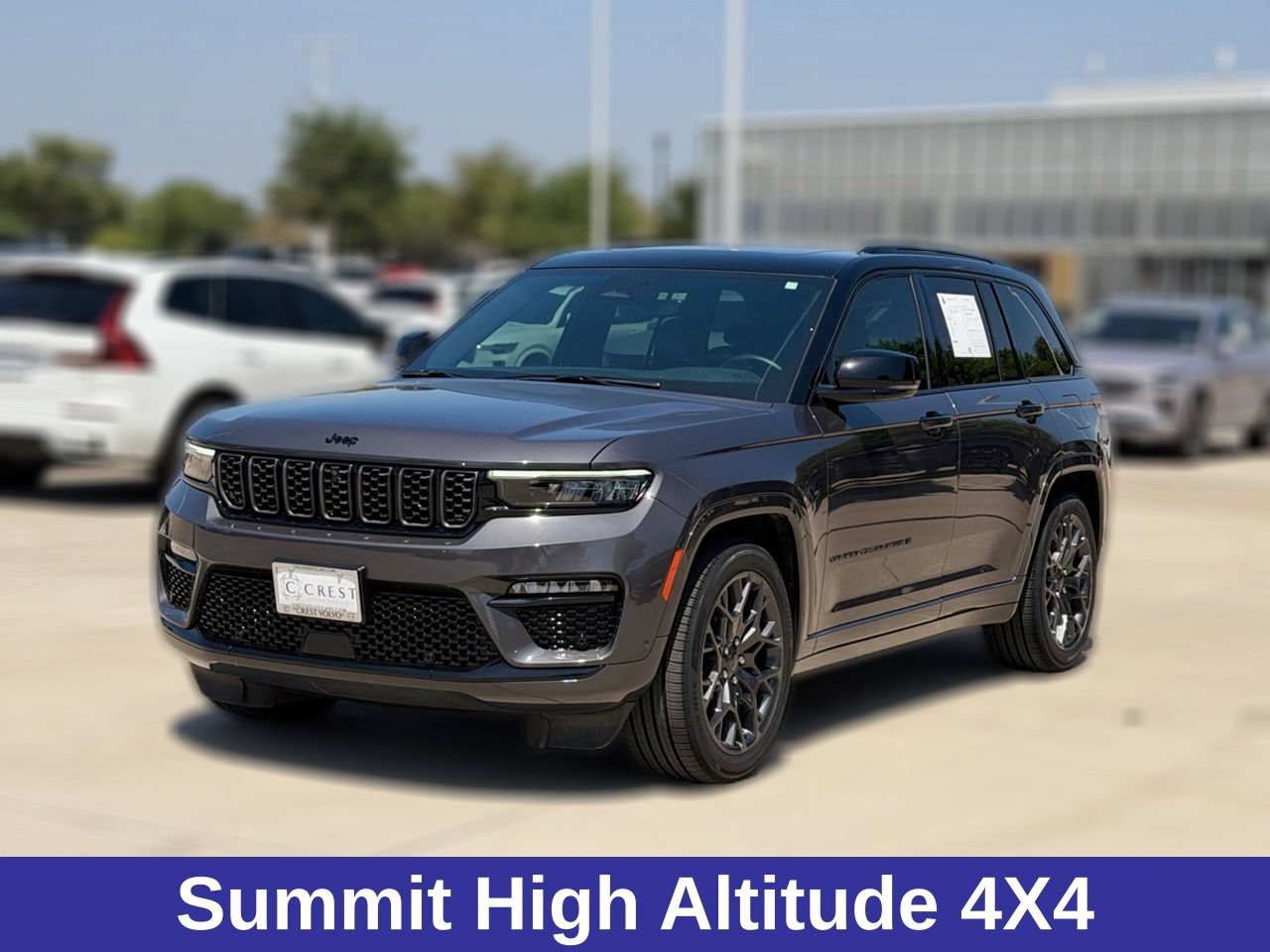 Used 2025 Jeep Grand Cherokee Summit w/ Obsidian Package AWD/4WD image 3