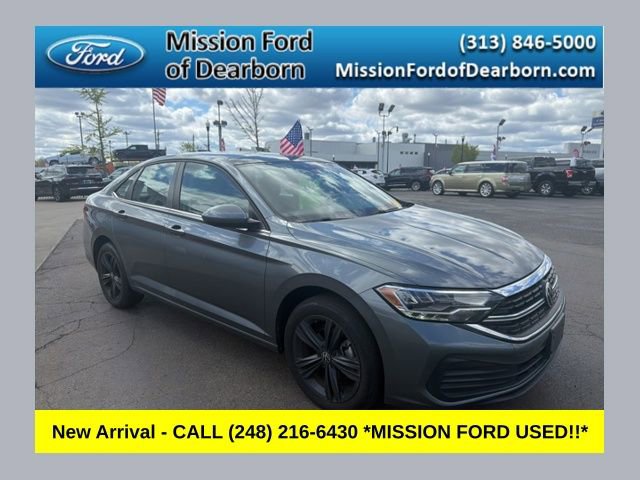 Used 2022 Volkswagen Jetta SE w/ Panoramic Sunroof Package