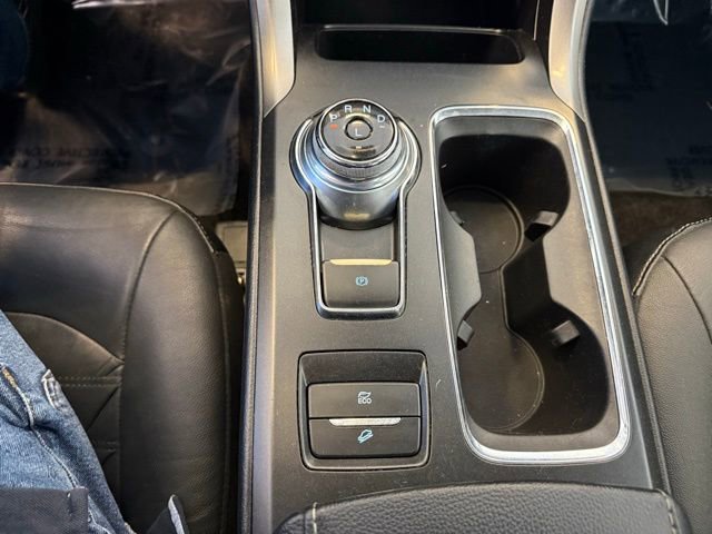Used 2017 Ford Fusion SE w/ Equipment Group 602A image 16