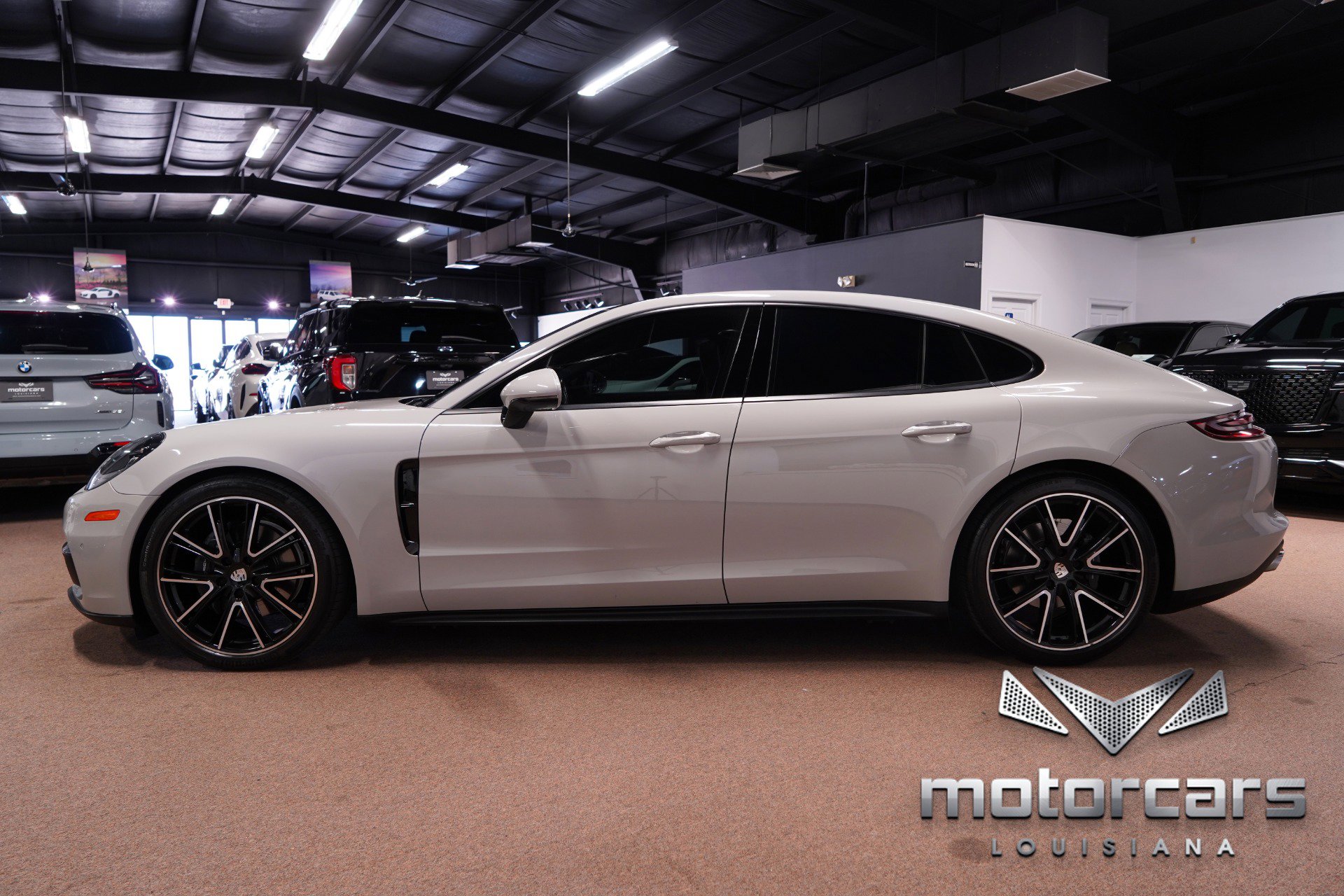 Used 2020 Porsche Panamera w/ Premium Package image 4